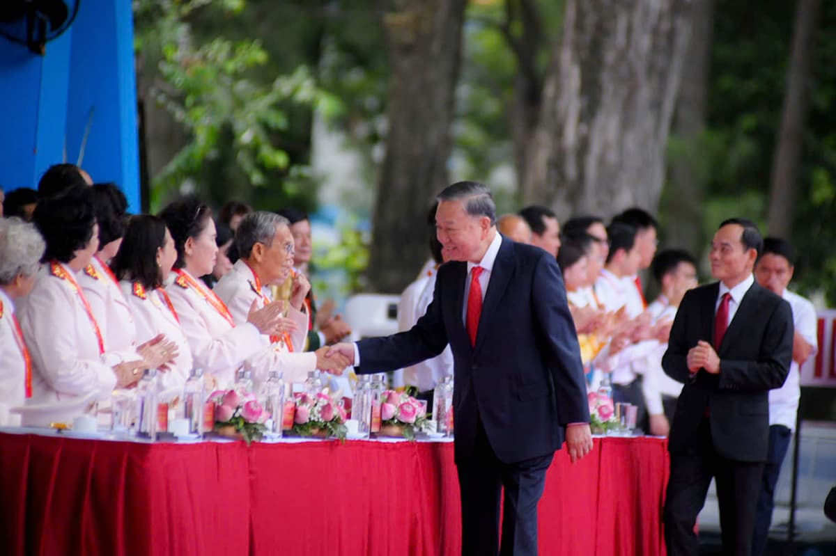 Tổng Bí thư, Chủ tịch nước Tô Lâm dự Lễ kỷ niệm 50 năm Ngày Thành phố Sài Gòn - Gia Định vinh dự mang tên Chủ tịch Hồ Chí Minh